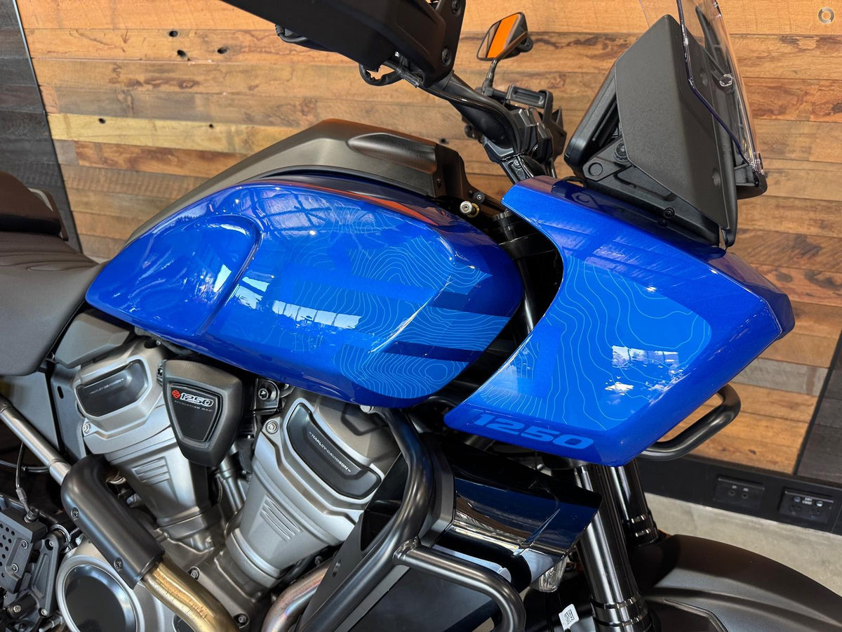 MID YEAR MADNESS - HARLEY-DAVIDSON PAN AMERICA SPECIAL - BU01443