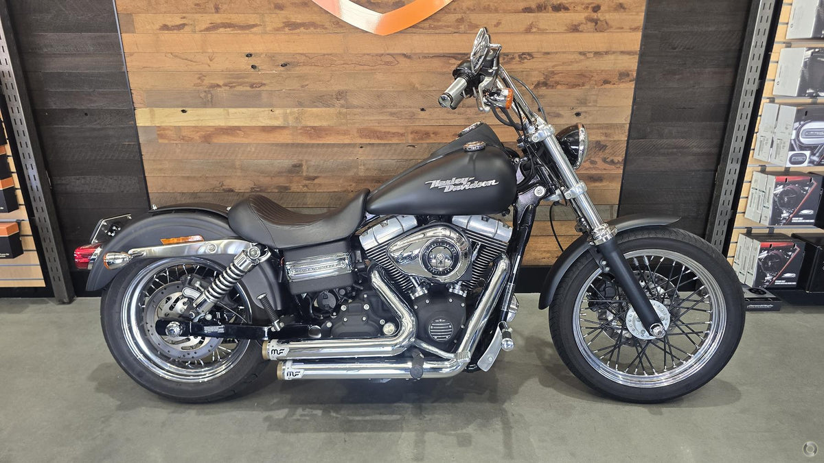 MID YEAR MADNESS - HARLEY-DAVIDSON STREET BOB - BU01449