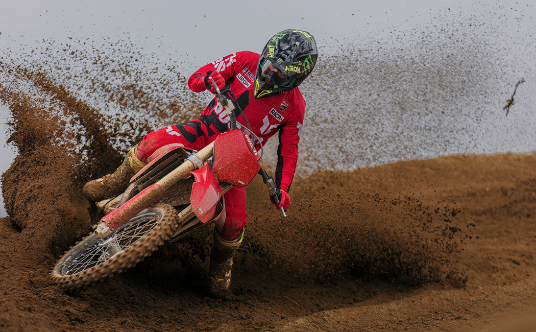 Ducati Desmo450 MX