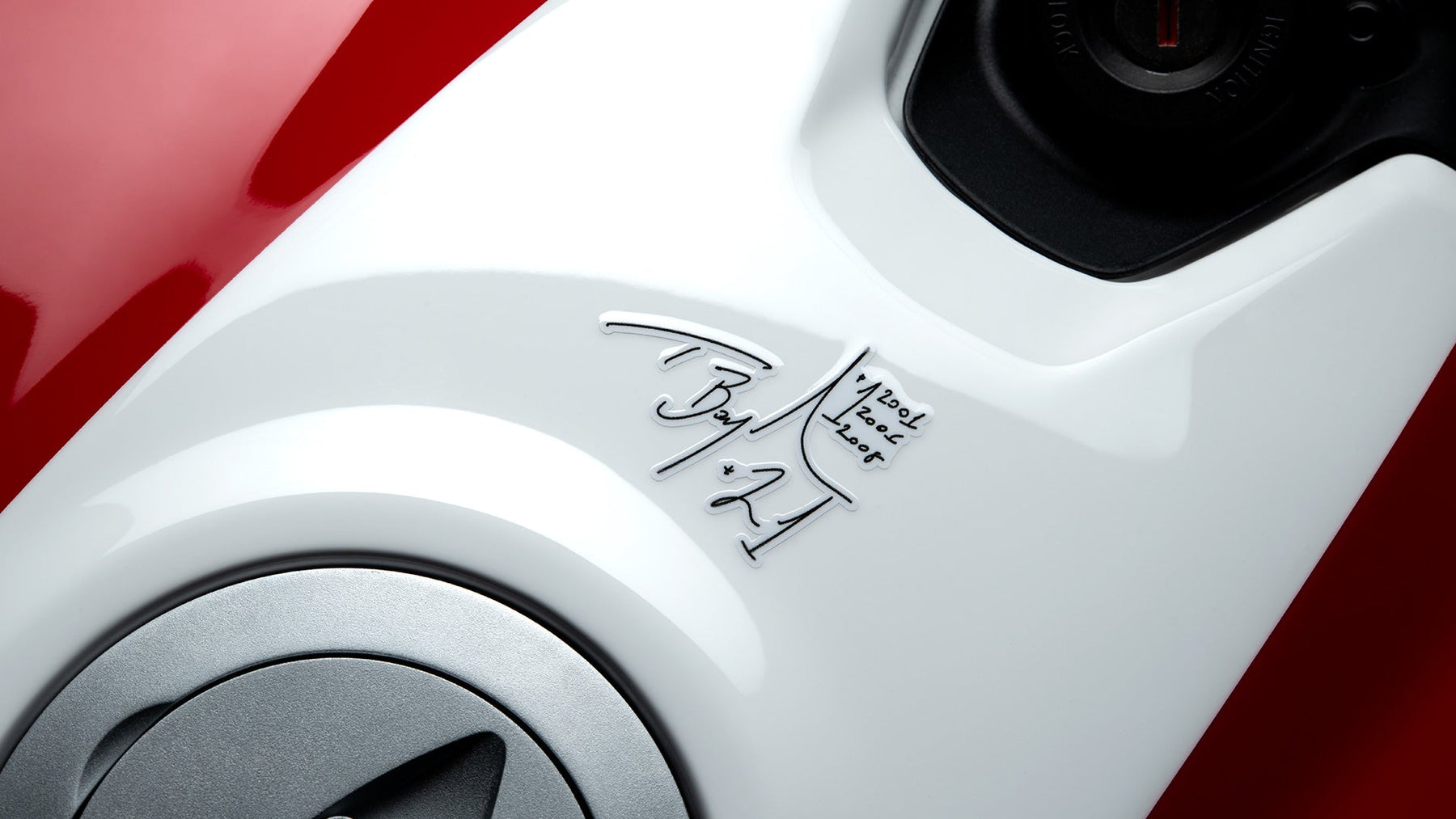 DUCATI PANIGALE V2 Bayliss 1st Championship 20th Anniversary