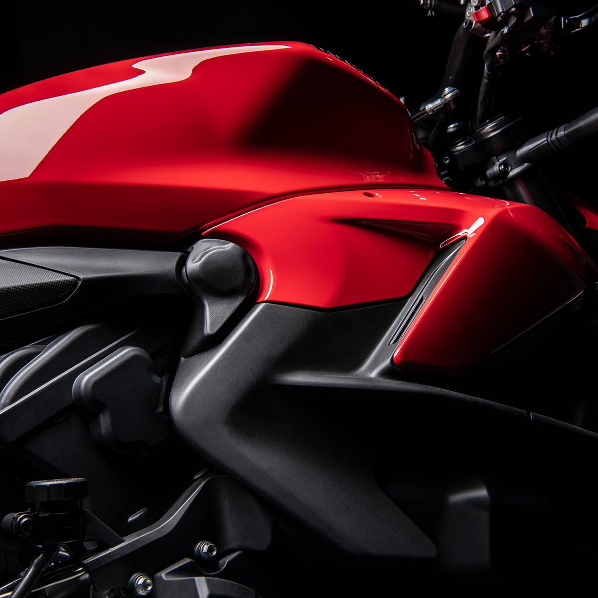 DUCATI STREETFIGHTER V2 MY24