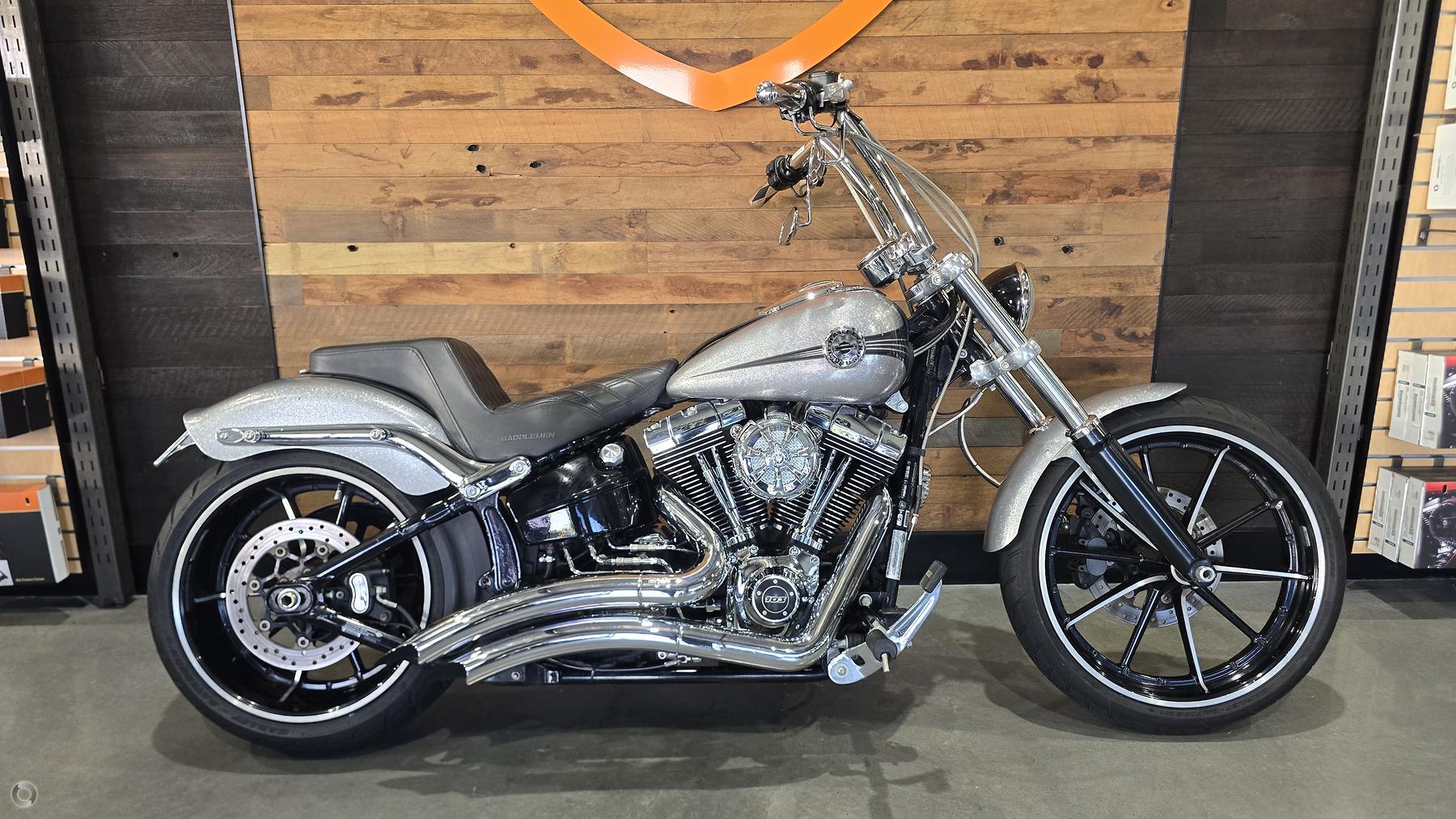 MID YEAR MADNESS - HARLEY-DAVIDSON BREAKOUT FXSB BU01414
