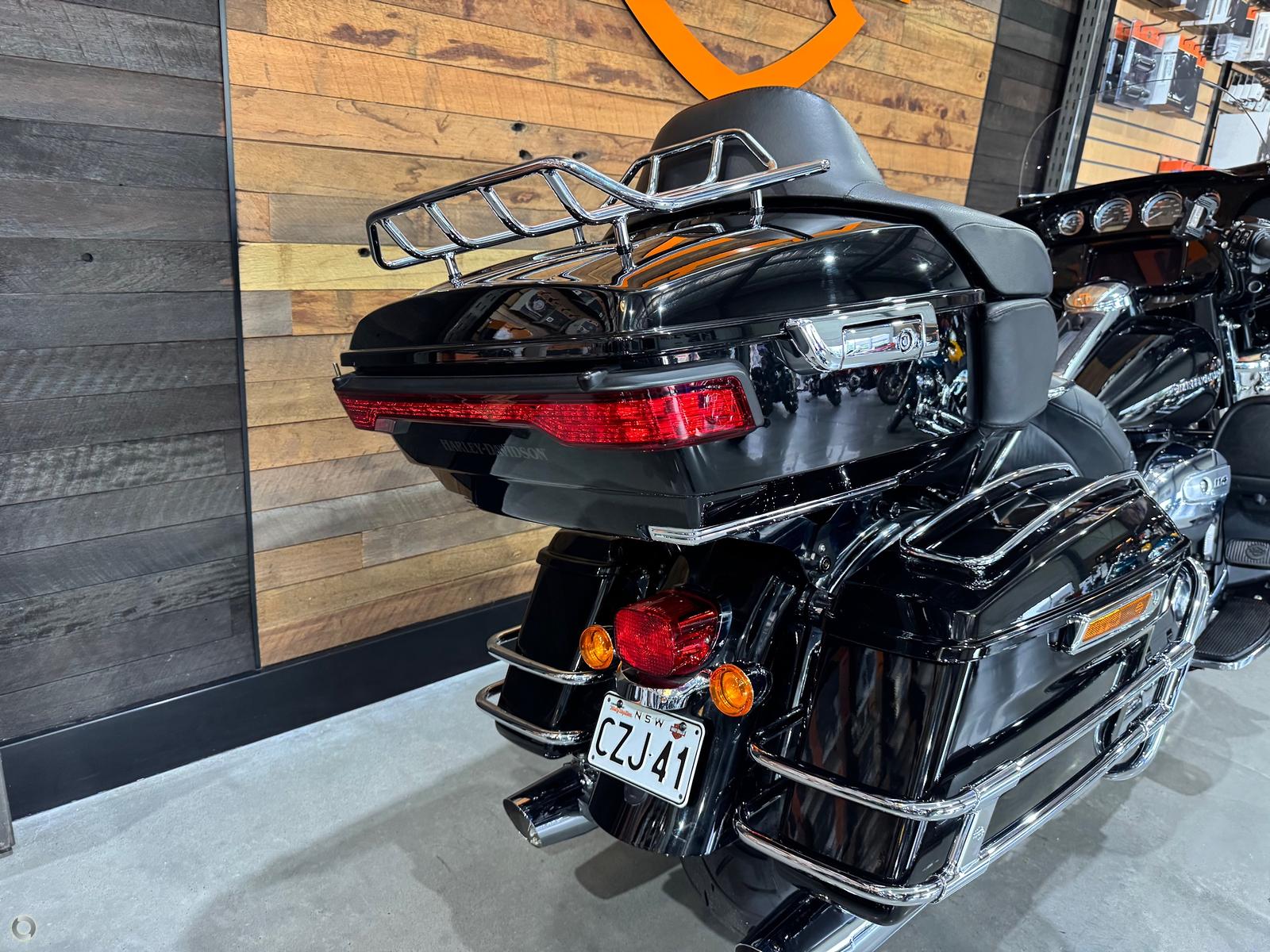 MID YEAR MADNESS - HARLEY-DAVIDSON ULTRA LIMITED - BU01407