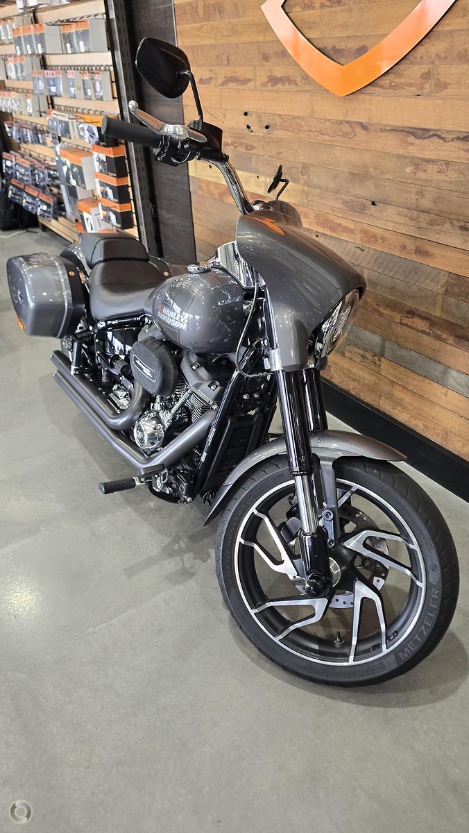 MID YEAR MADNESS - HARLEY-DAVIDSON SPORT GLIDE - BU01447