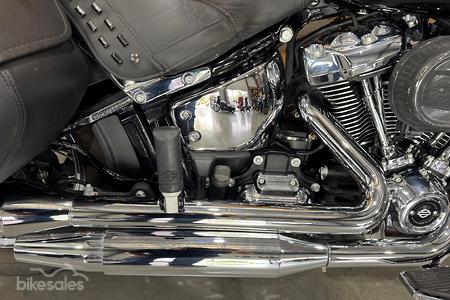 MID YEAR MADNESS - HARLEY-DAVIDSON HERITAGE CLASSIC BU01360