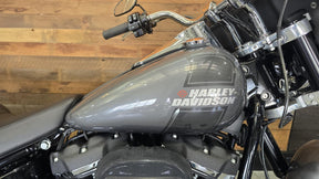 MID YEAR MADNESS - HARLEY-DAVIDSON SPORT GLIDE - BU01447