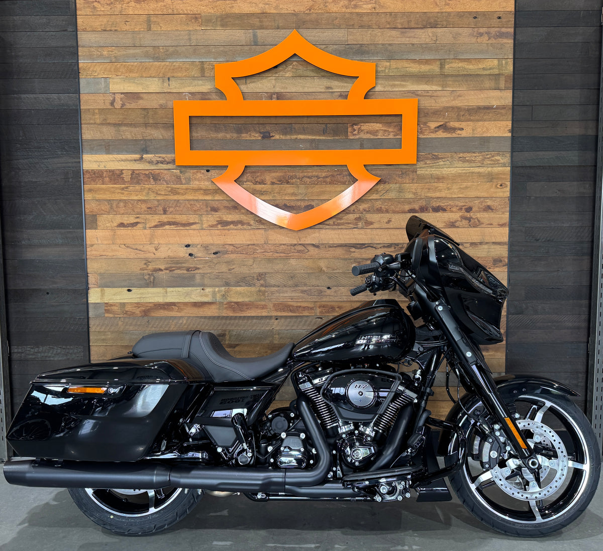 HARLEY-DAVIDSON 2026 Street Glide™ EX-DEMO BN05224