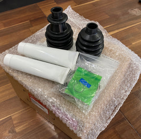 42240HR6B01 BOOT SET