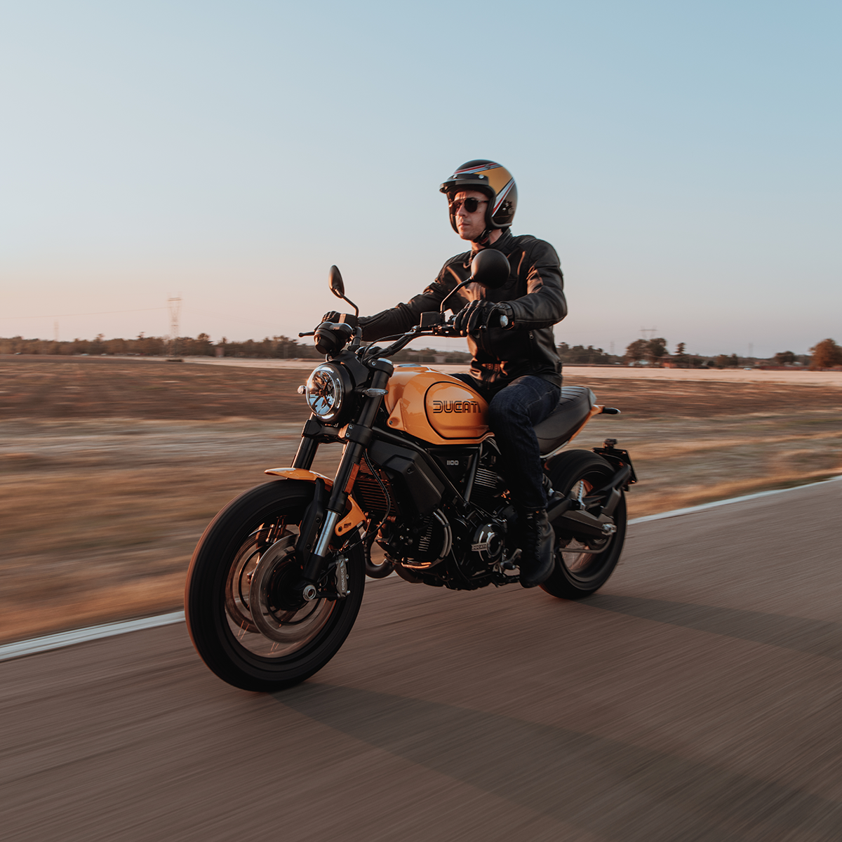 Ducati scrambler top 1100 icon